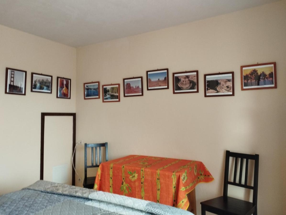 L'Orangette Bed & Breakfast Regusse Bagian luar foto